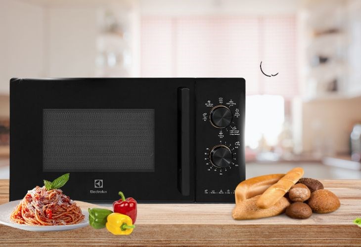 Lò vi sóng có nướng Electrolux EMG20K22B 20 lít sở hữu với dàn nướng kép trên và dưới có thể nướng được bánh Lò vi sóng có nướng Electrolux EMG20K22B 20 lít sở hữu với dàn nướng kép trên và dưới có thể nướng được bánh