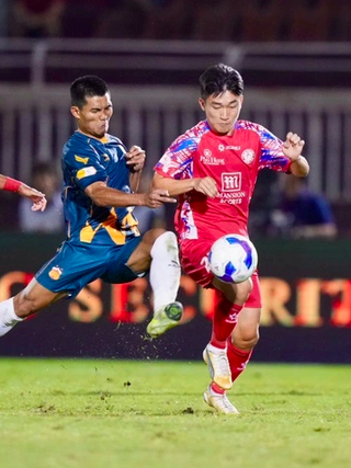 HAGL nắm vận mệnh… ngôi vô địch V-League, sẽ an phận trụ hạng hay quyết chơi đến cùng? hagl2doclaptn6 5 25 1746510354236804314144 0 143 475 499 crop 17465119135511433128364