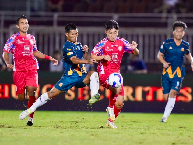 HAGL nắm vận mệnh… ngôi vô địch V-League, sẽ an phận trụ hạng hay quyết chơi đến cùng? - Ảnh 1. HAGL nắm vận mệnh… ngôi vô địch V-League, sẽ an phận trụ hạng hay quyết chơi đến cùng? - Ảnh 1.